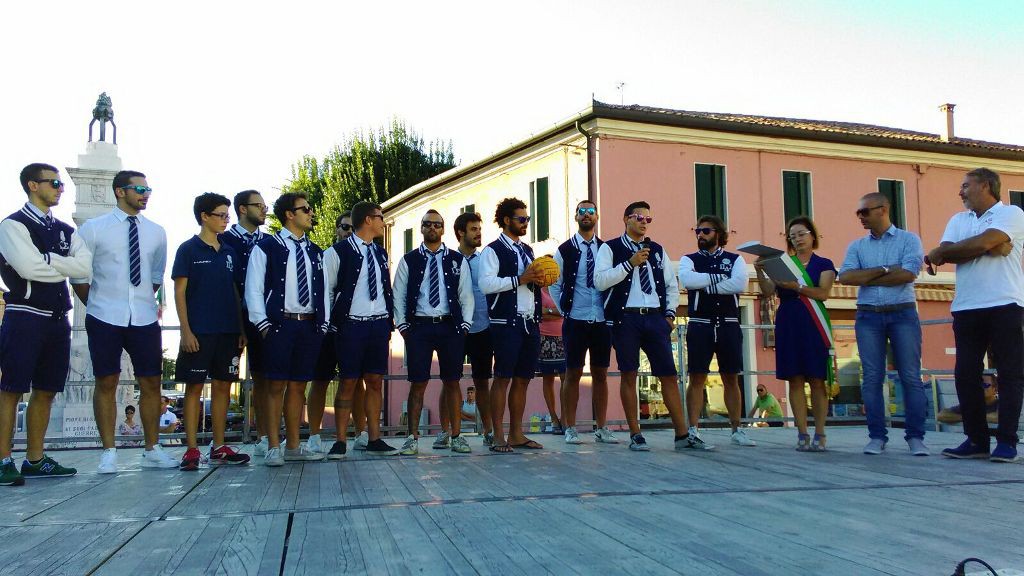 Aquaria-premiazione-squadra